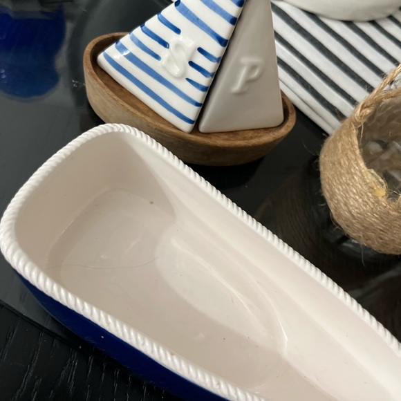 Nautical Stoneware Sailboat S/P shaker’s and butter (serving dish boat/paddle - Picture 9 of 17